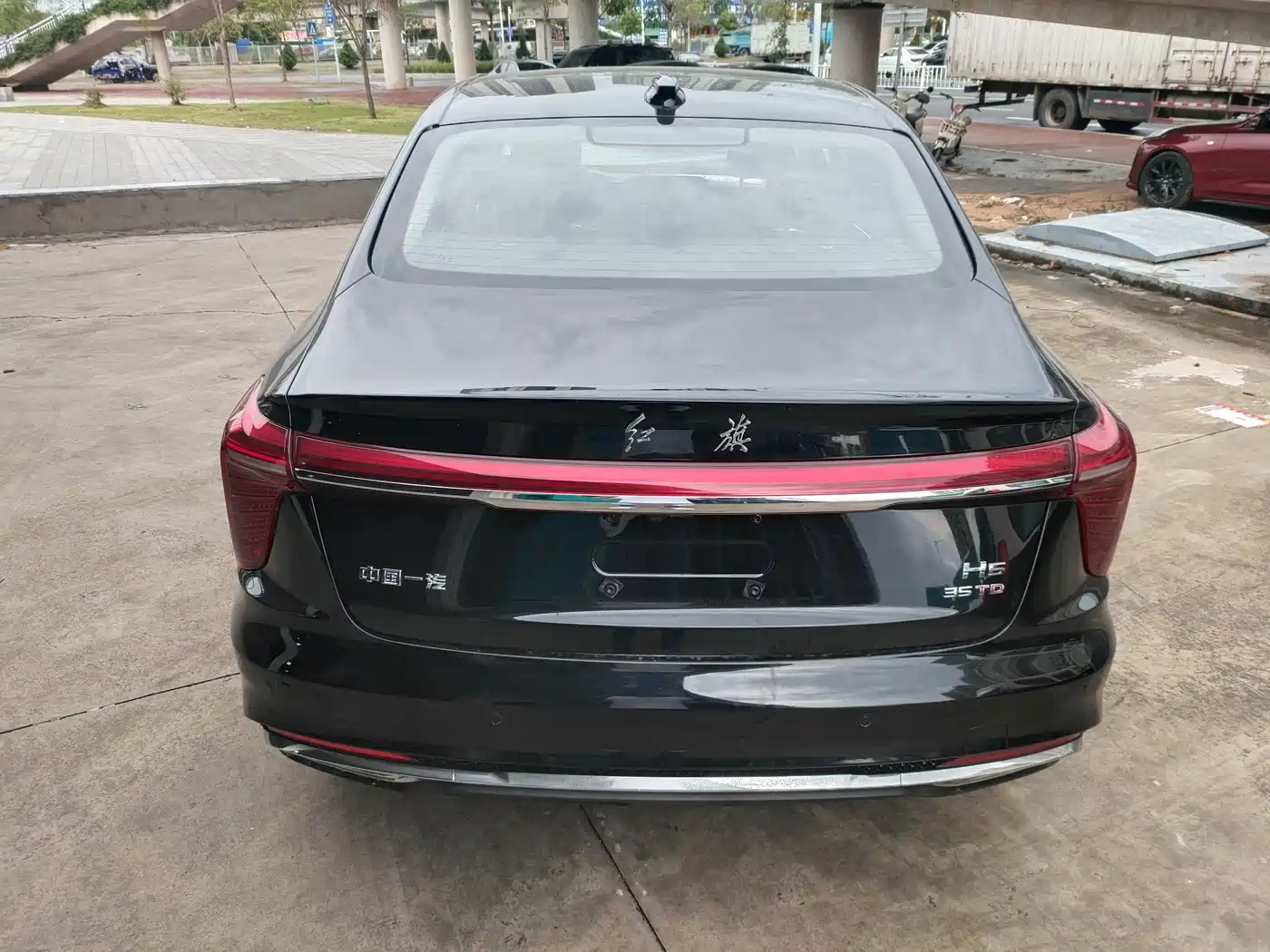 Hongqi H5 2023 1.5T DCT Smart Connect Joy Edition фото 9