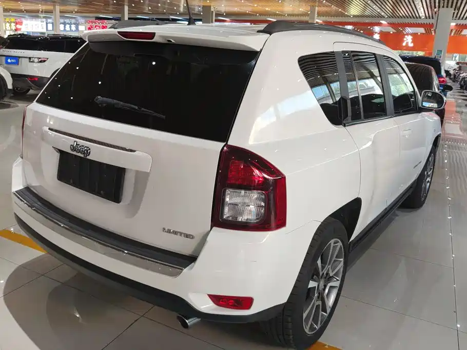 Jeep Compass (Import) 2013 2014 2.0L 2WD Luxury Edition