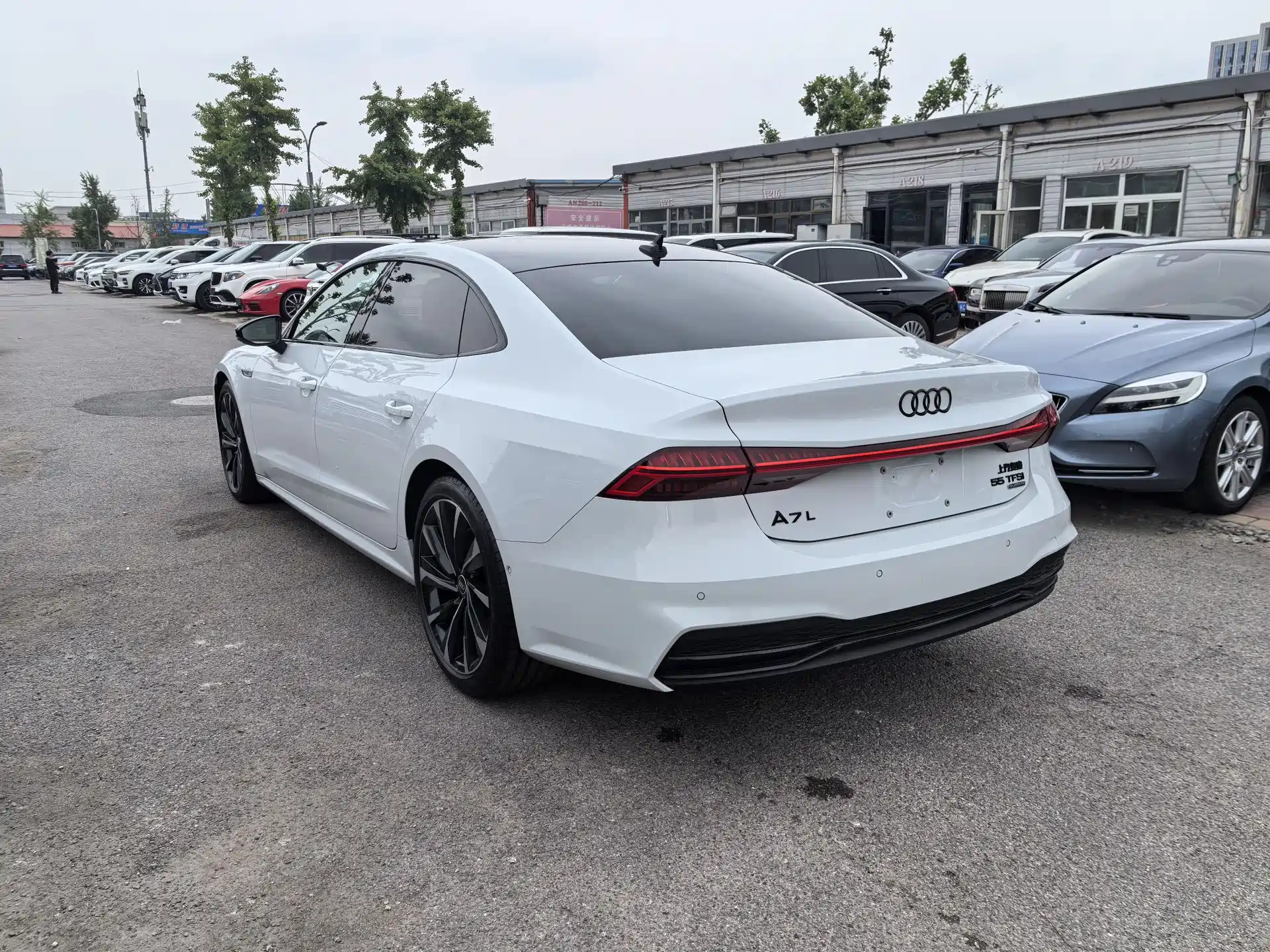 Фото 3 - Audi A7L