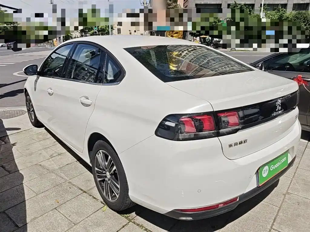 Peugeot 308 2018 1.6L Auto Luxury Edition фото 5