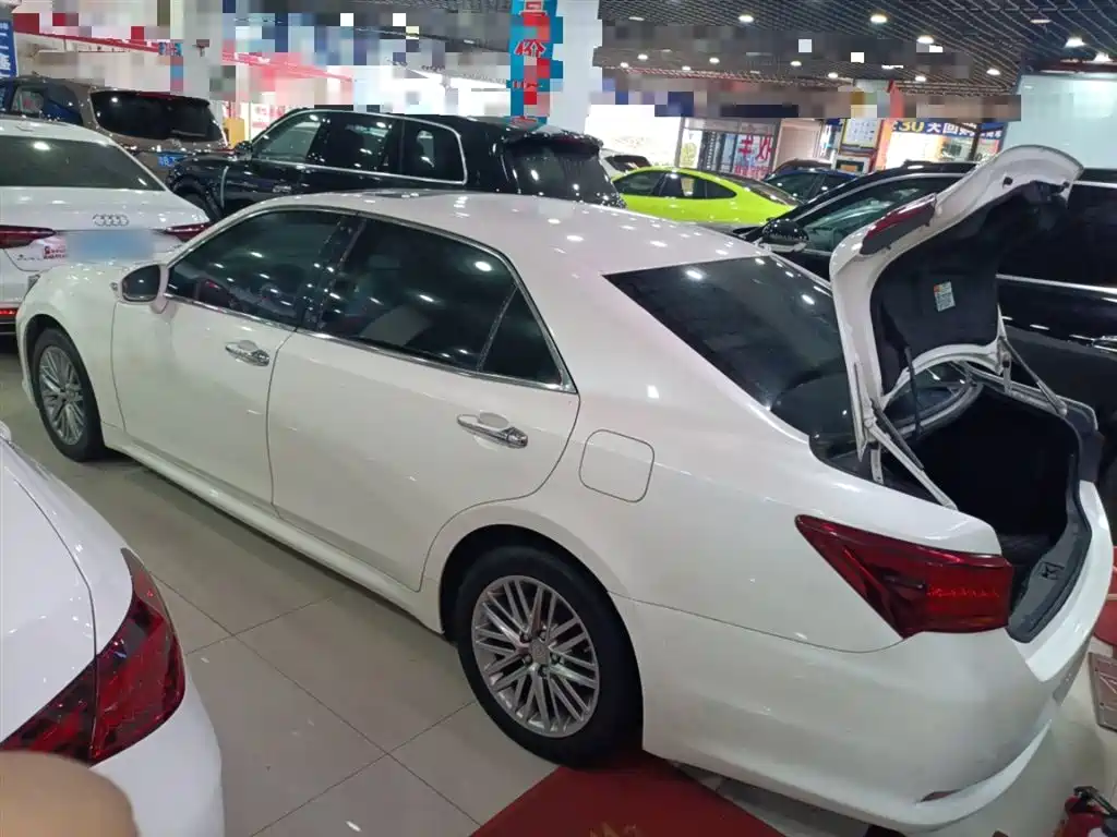 Toyota Crown 2015 2.5L Elite Version фото 23