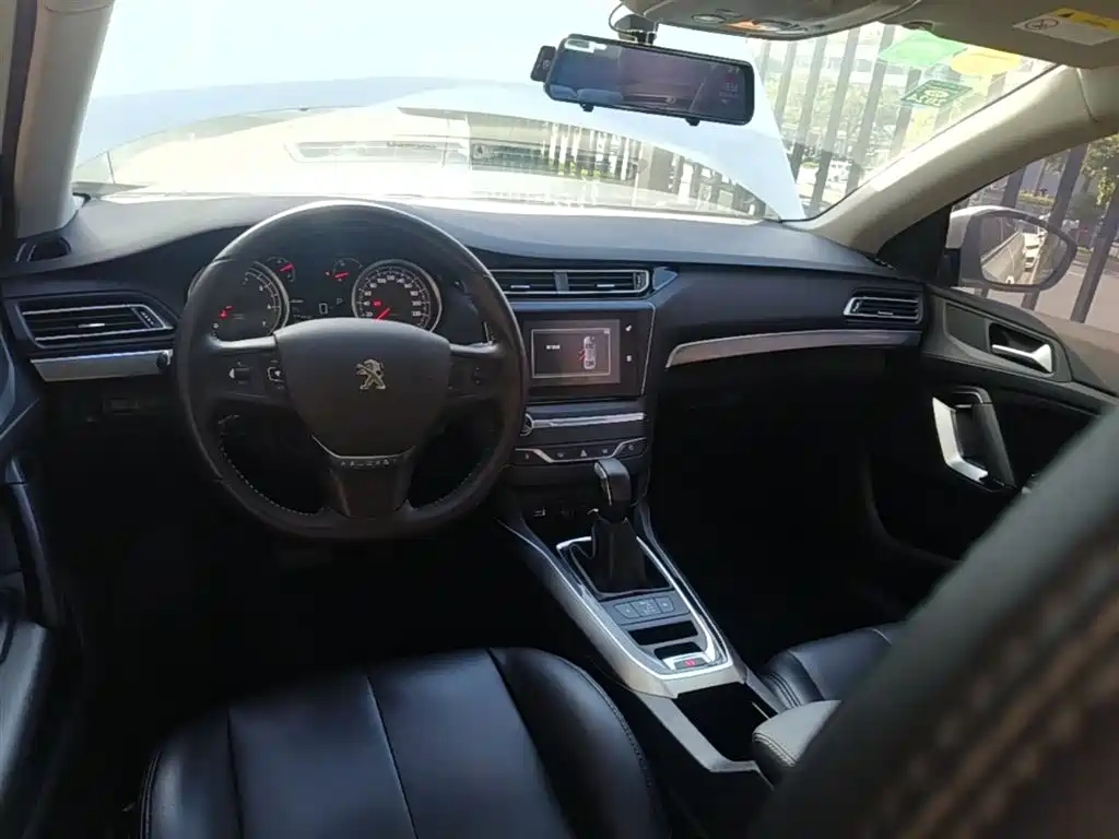 Peugeot 408 2016 1.6T Automatic Luxury Edition фото 10