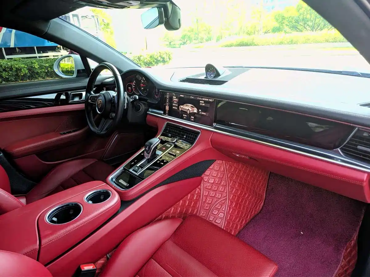 Photo 10 - Porsche Panamera