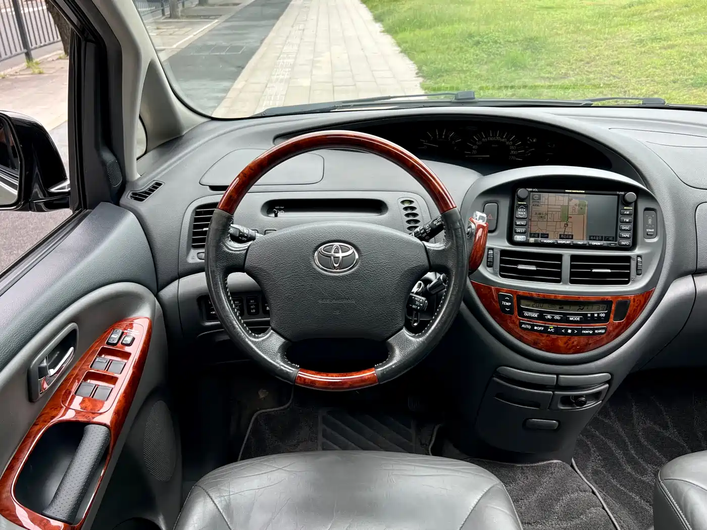 Toyota Previa 2004 2.4L AT фото 9