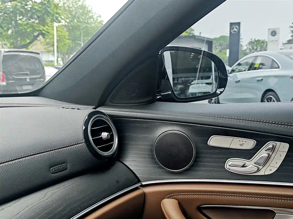Mercedes-Benz E-Class New Energy 2023 E 350 e L Plug-in Hybrid Sport Sedan фото 10