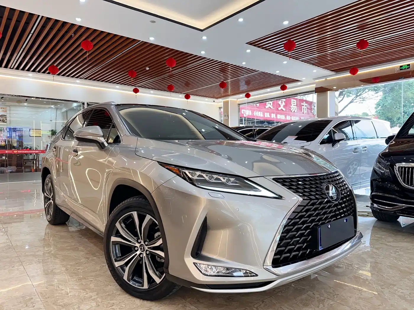 Фото 3 - Lexus RX
