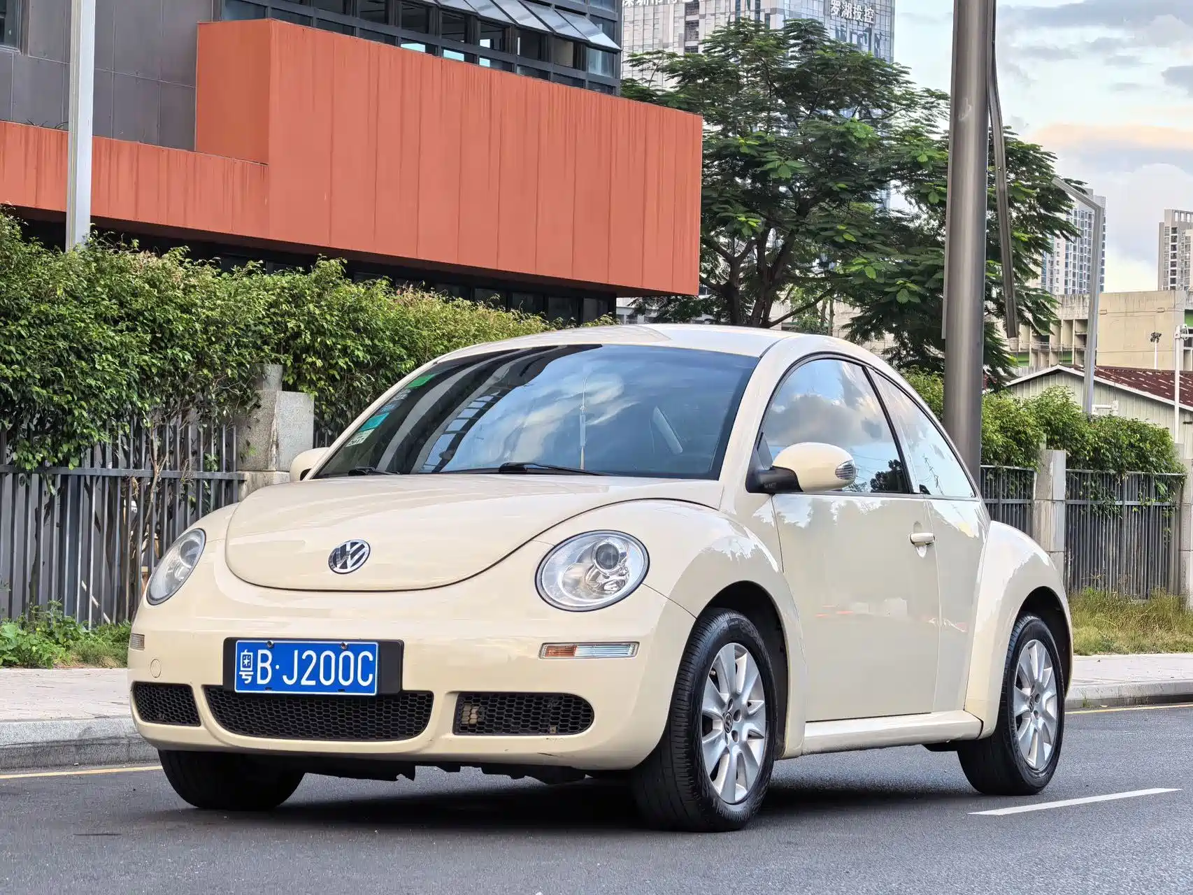 Photo 1 - Volkswagen Beetle