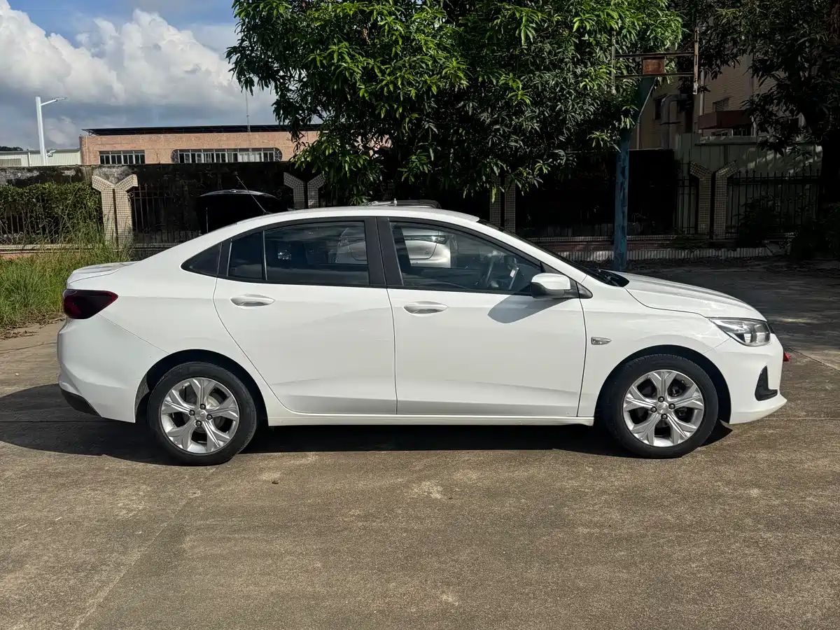 Chevrolet Cavalier 2020 325T Automatic Joy Edition фото 4