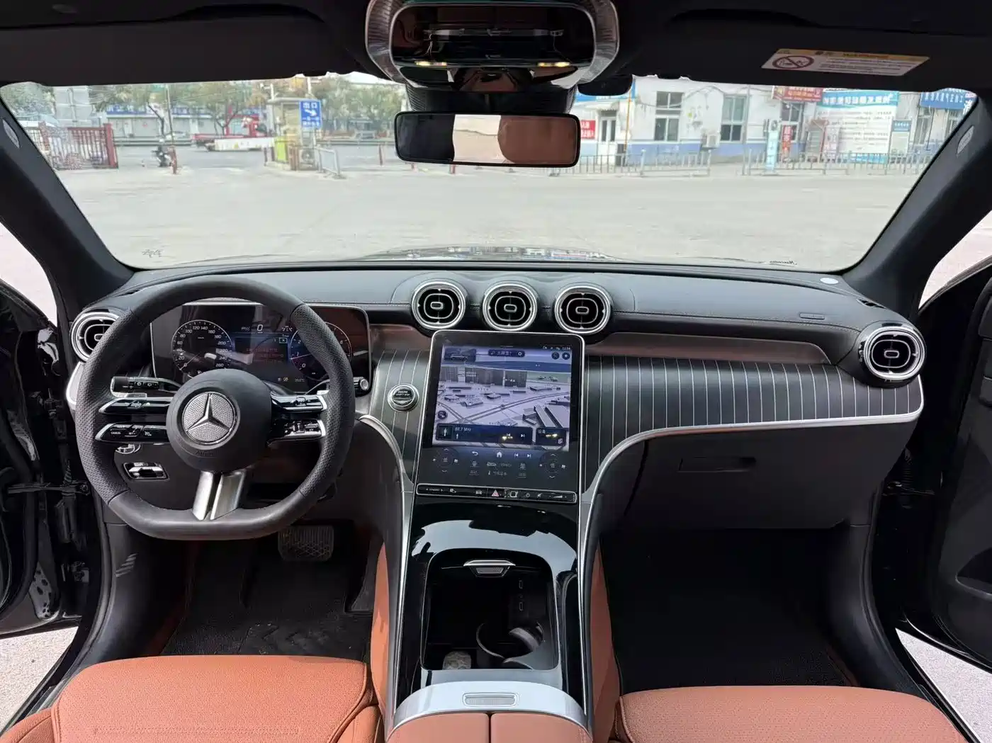 Photo 6 - Mercedes-Benz GLC