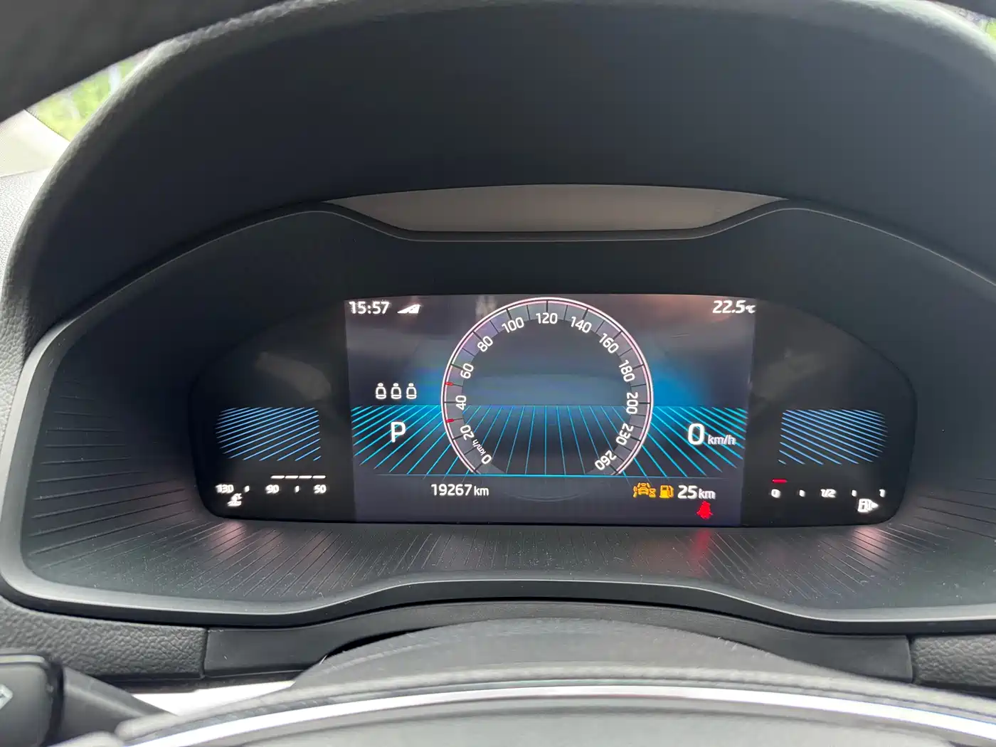 Škoda Karoq 2023 TSI280 Luxury Edition фото 11