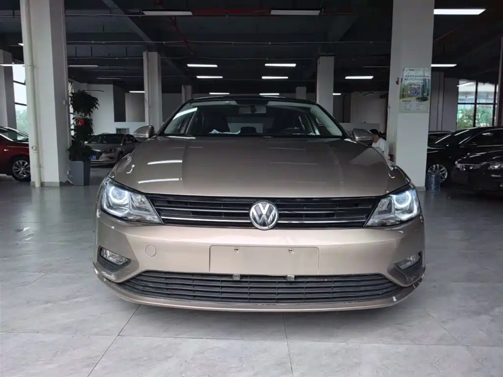 Volkswagen Lamando 2017 230TSI DSG Trend Edition фото 3