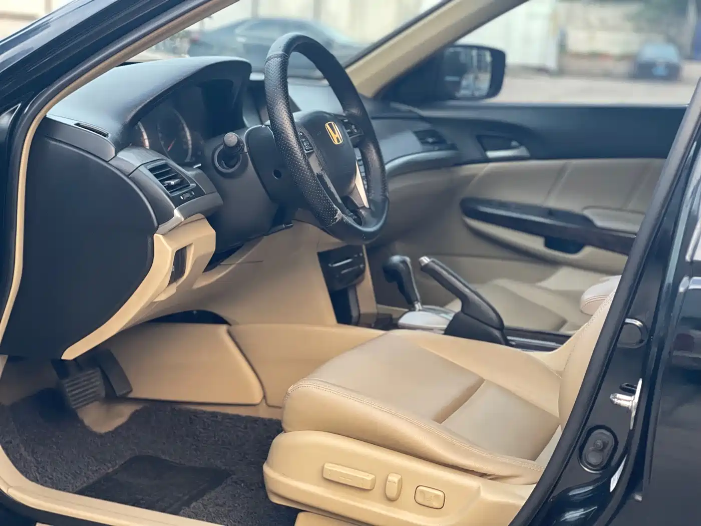 Фото 5 - Honda Accord