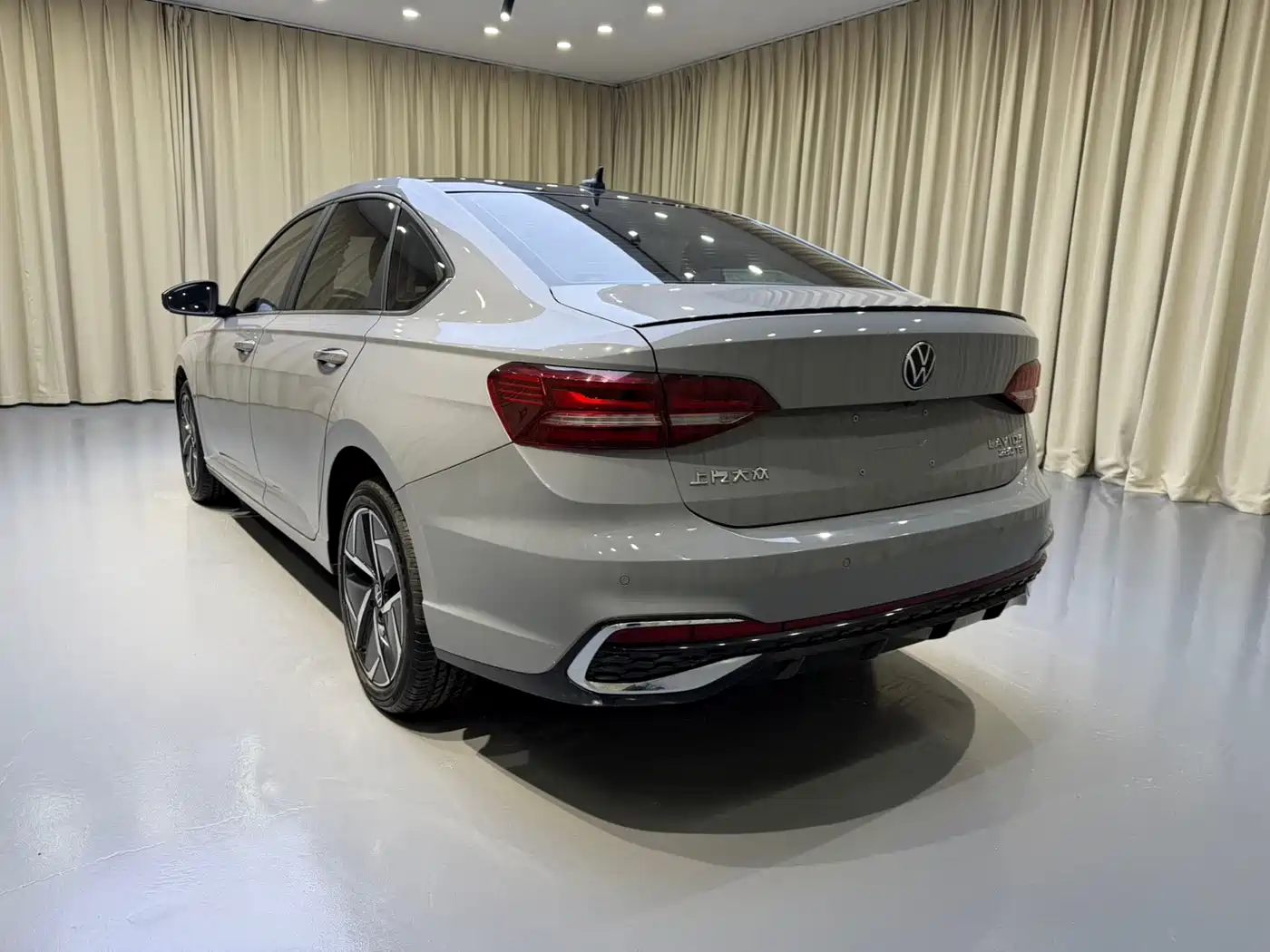 Volkswagen Lavida 2023 280TSI DSG Starlight Comfort Edition фото 13