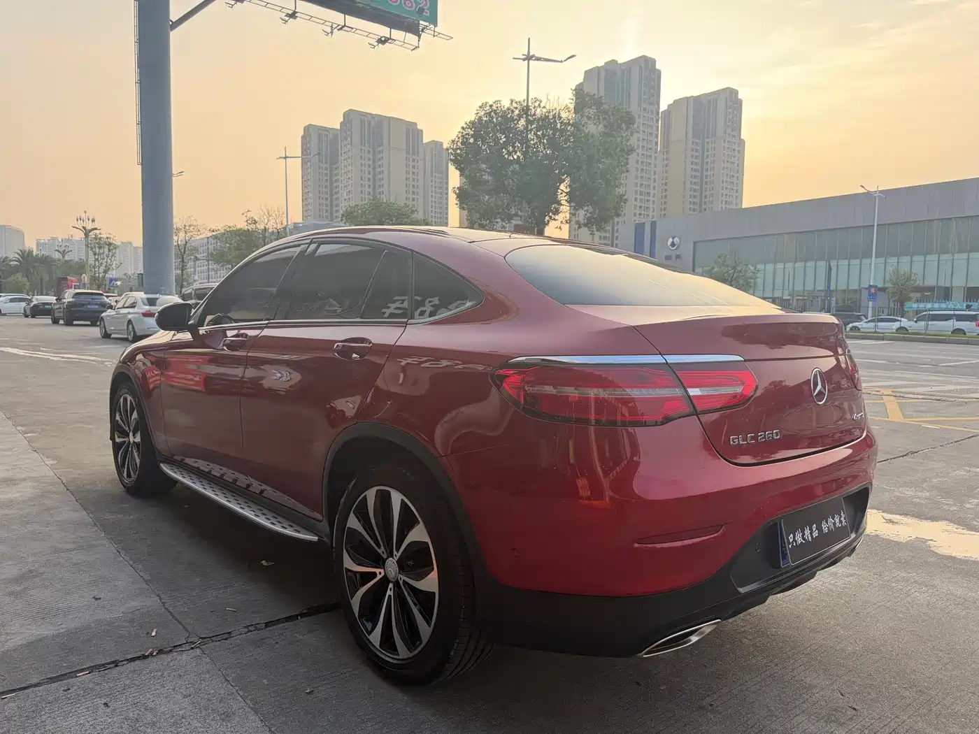 Mercedes-Benz GLC Coupe 2018 GLC 260 4MATIC Coupe SUV фото 12