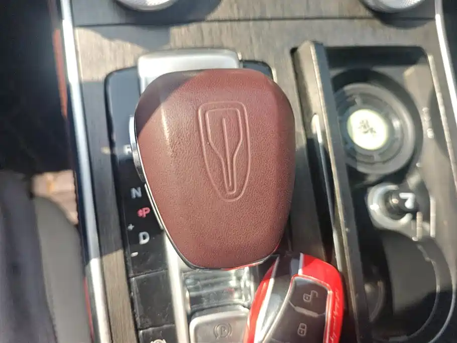 Hongqi H9 2023 Model 2.0T Smart Connect Flagship Edition фото 16