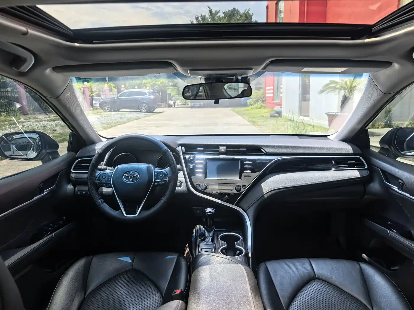 Toyota Camry 2018 2.0G Luxury Edition фото 11