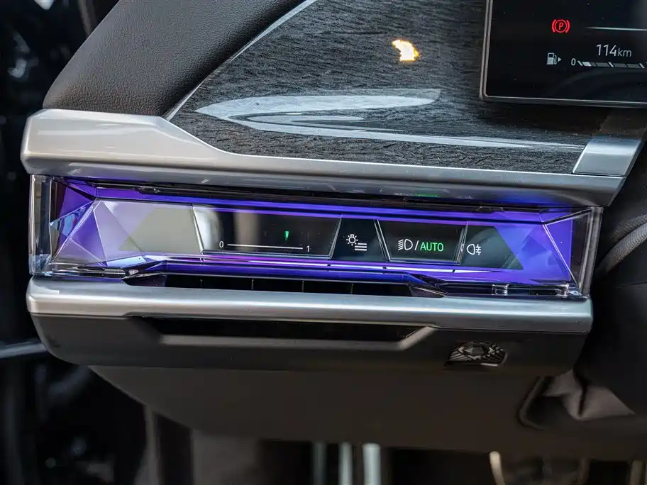 BMW 7 Series 2023 Model 735Li M Sport Package фото 23