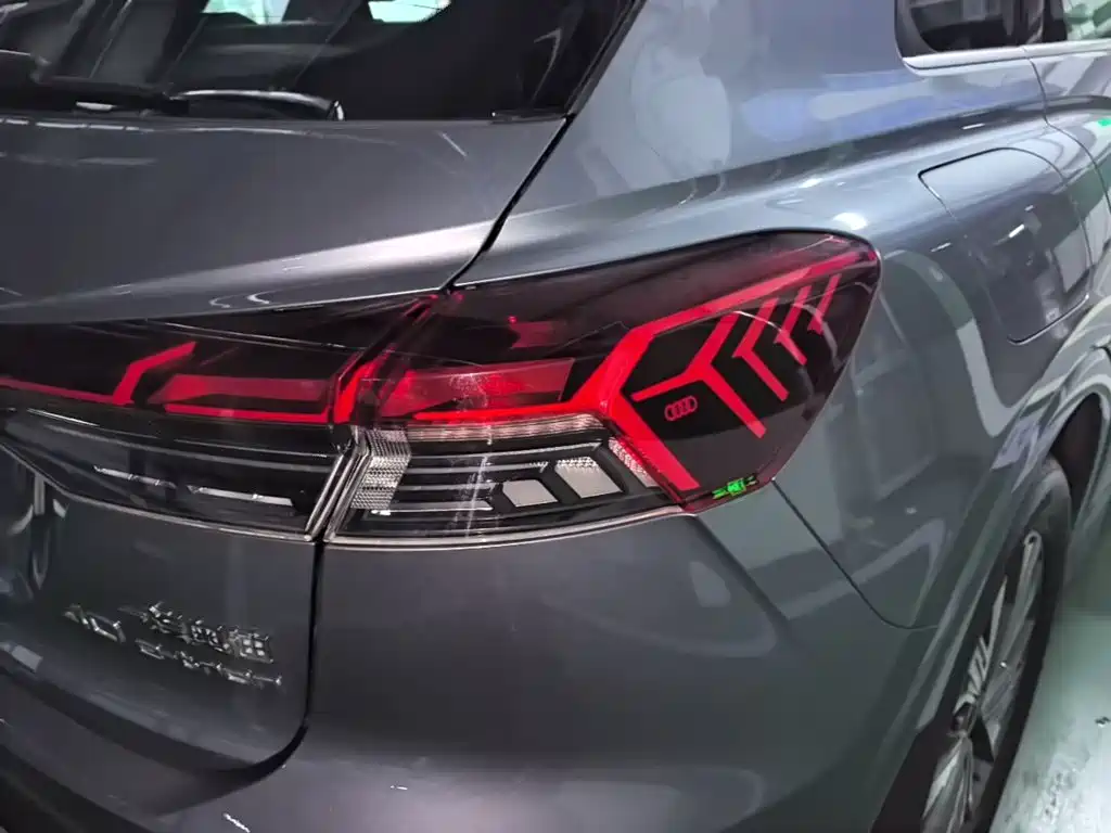Audi Q4 e-tron 2025 2024 40 e-tron Pioneer Edition