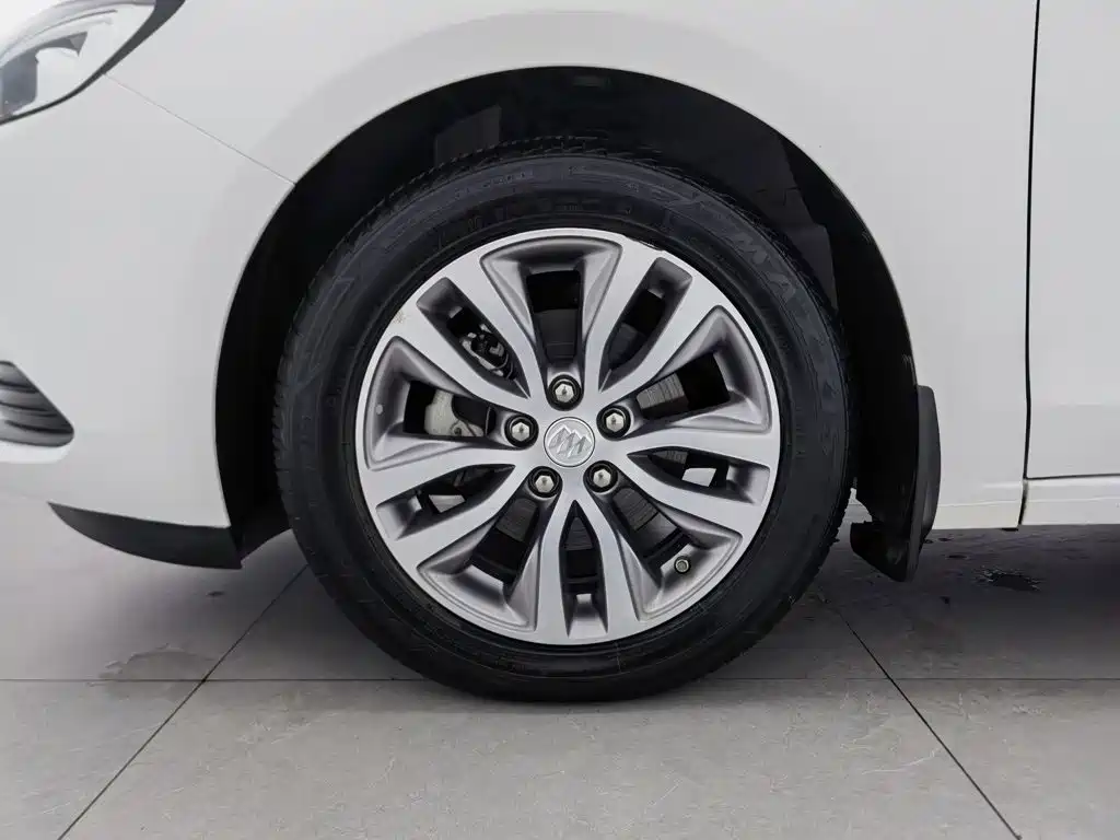 Фото 17 - Buick Excelle