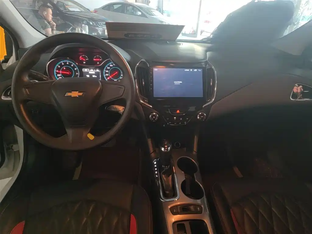 Chevrolet Cruze 2018 320 Automatic Pioneer Sunroof Edition фото 10