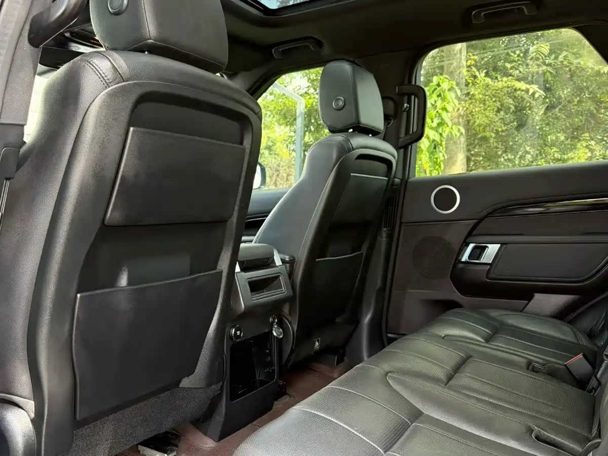 Land Rover Discovery 2018 3.0 SC V6 SE фото 6