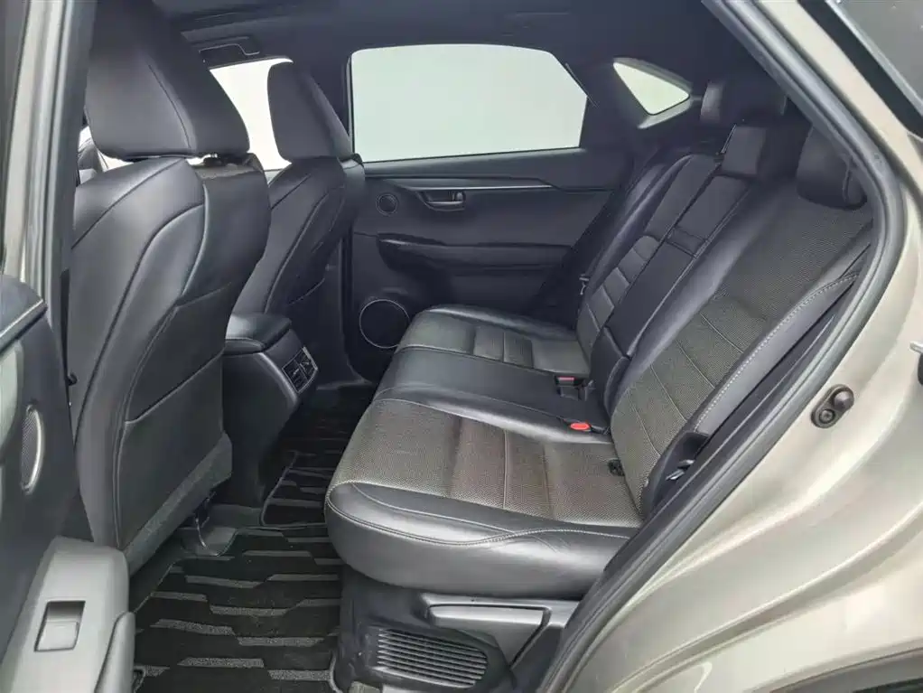 Lexus NX 2015 200t AWD F SPORT фото 11