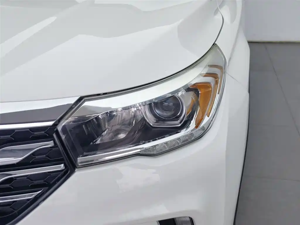 GAC Trumpchi Trumpchi GS4 2017 235T G-DCT 2WD Luxury фото 7
