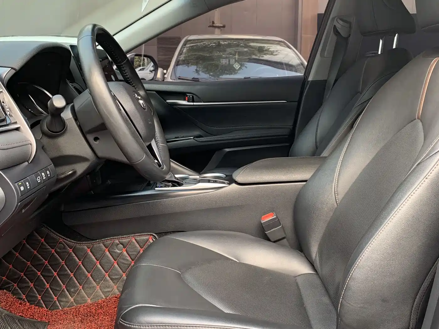 Toyota Camry 2023 2.0G Luxury Edition фото 5