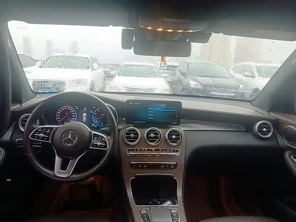 Фото 10 - Mercedes-Benz GLC