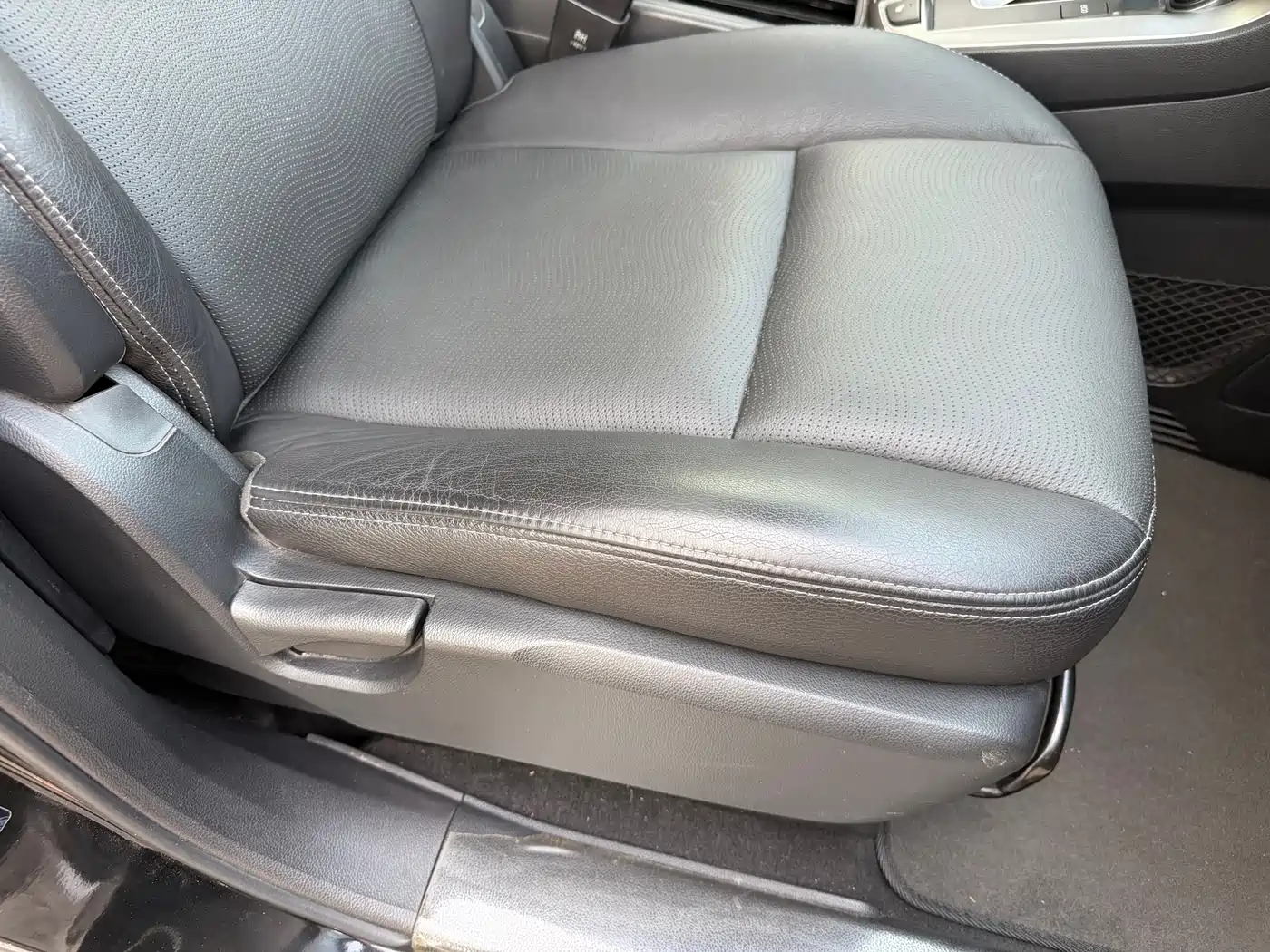 Chevrolet Captiva 2014 2.4L 4WD Flagship 7-seater фото 17