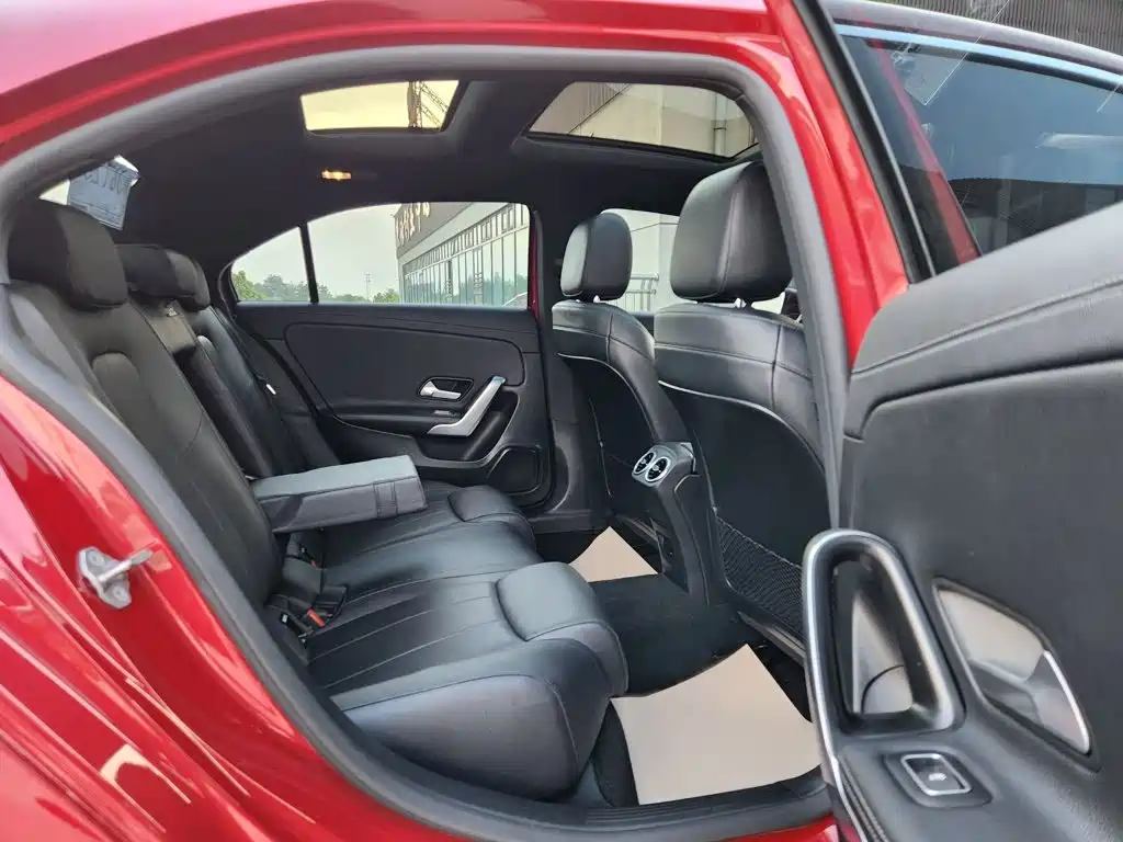 Фото 16 - Mercedes-Benz A-Class