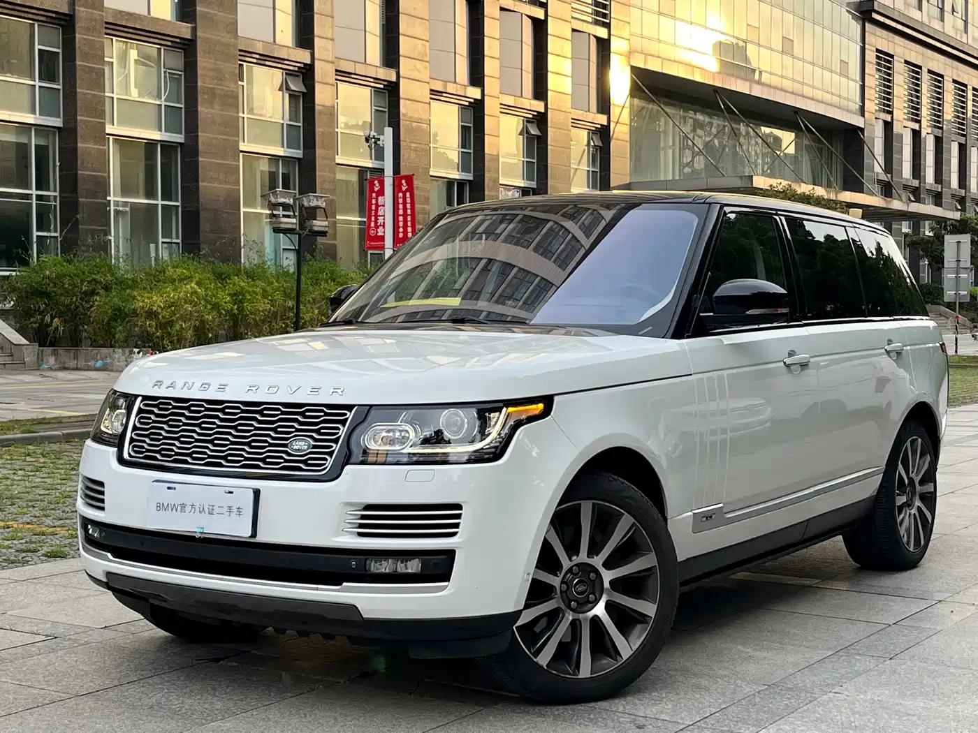 Land Rover Range Rover 2015 5.0 SC V8 AB Prestigious Genesis Extended Edition