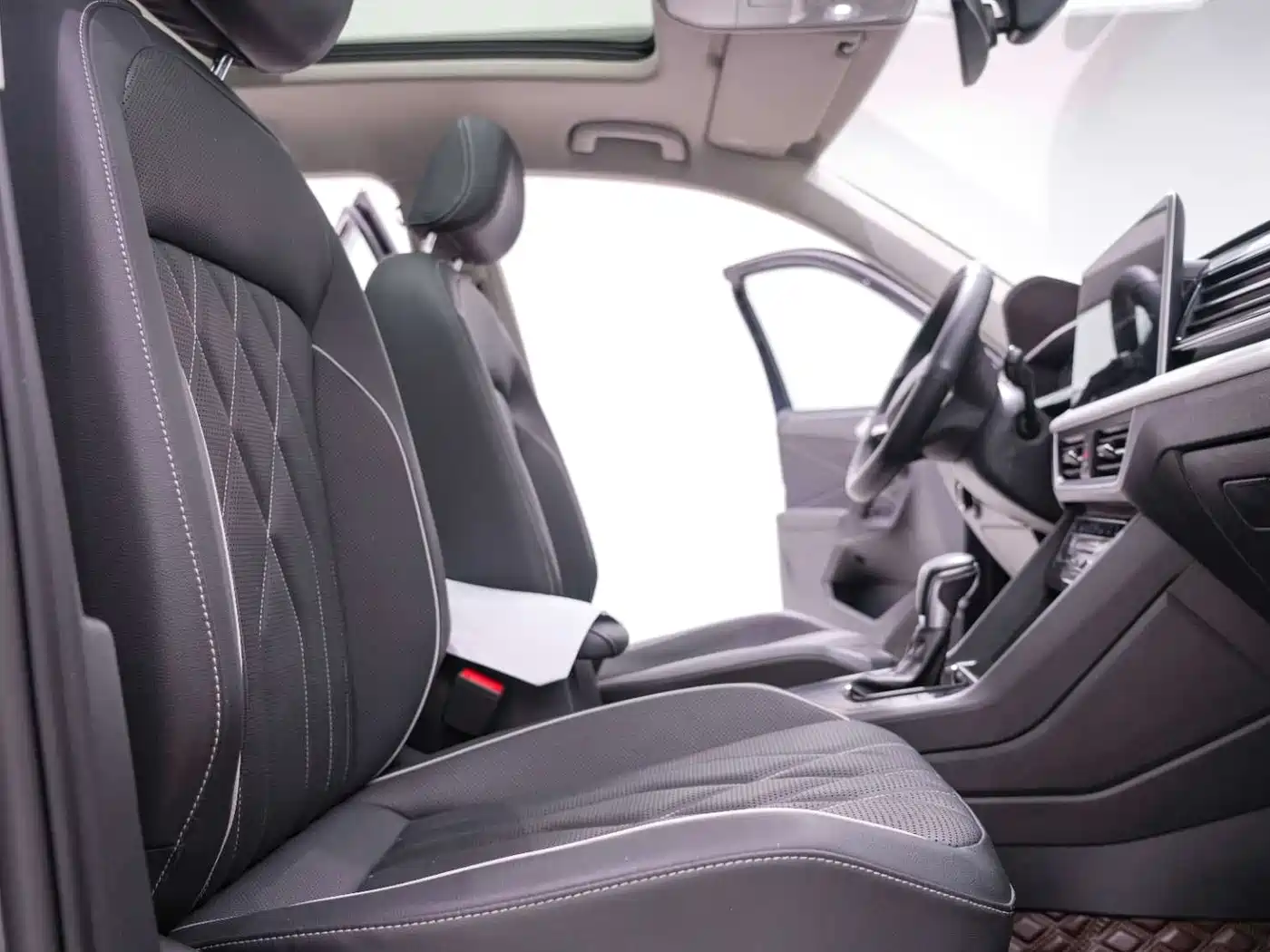 Volkswagen Tiguan L 2024 330TSI Automatic 2WD R-Line Premium Enjoyment Edition фото 25