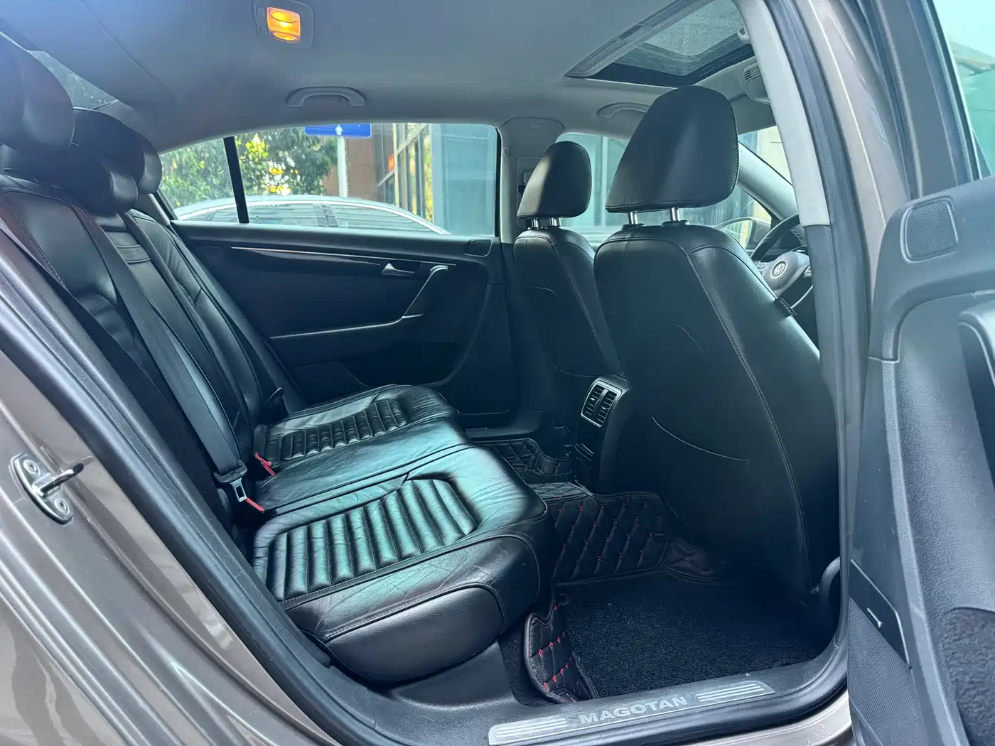 Volkswagen Magotan 2012 Facelift 1.8TSI Luxury фото 13