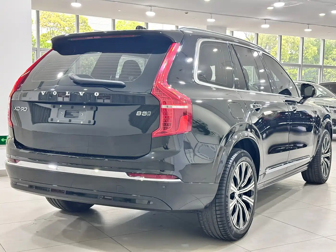 VOLVO XC90