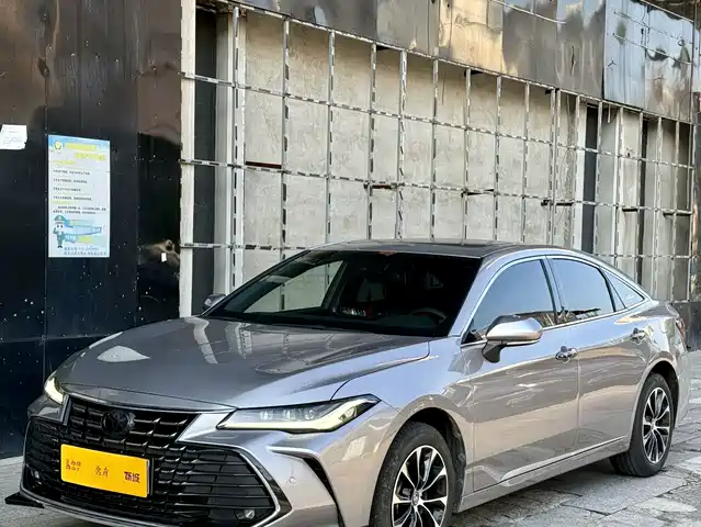 Toyota Avalon 2.0L, Люкс