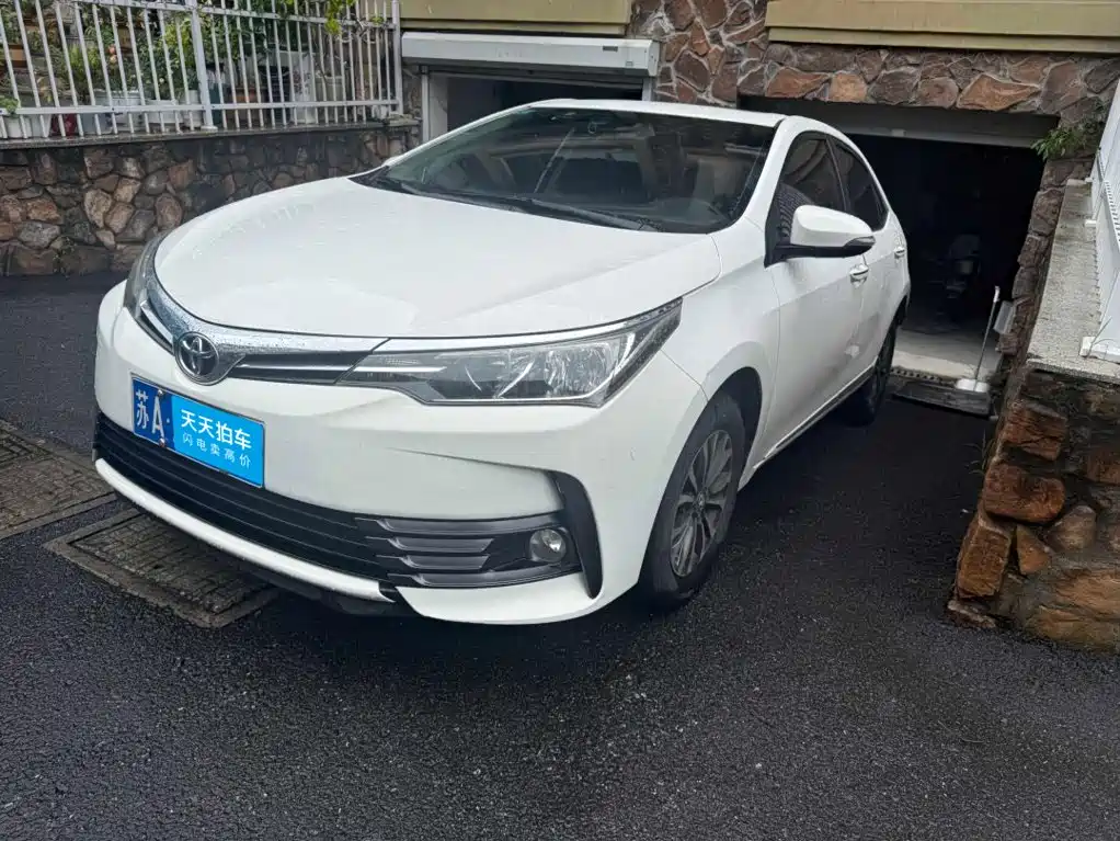 Фото 1 - Toyota Corolla