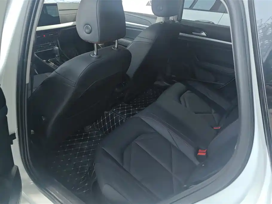 Volkswagen Lavida 2023 300TSI DSG Starlight Full Comfort Edition фото 11