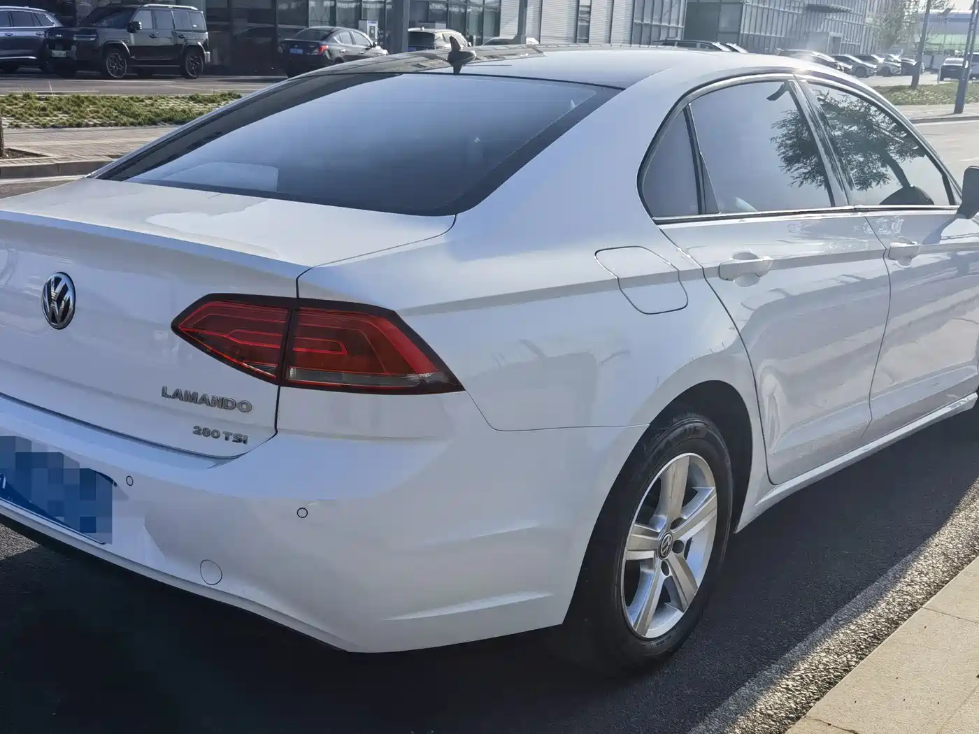 Volkswagen Lamando 2017 230TSI DSG Trend Edition фото 14