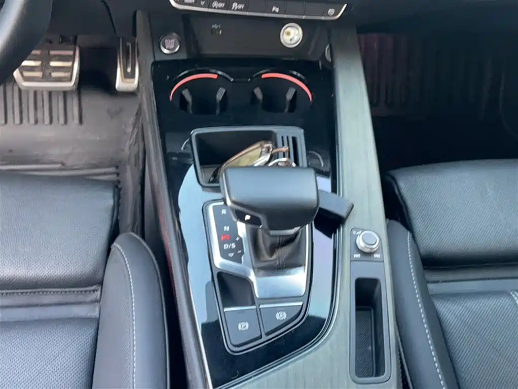 Audi A4L 2023 40 TFSI Luxury Sport фото 7