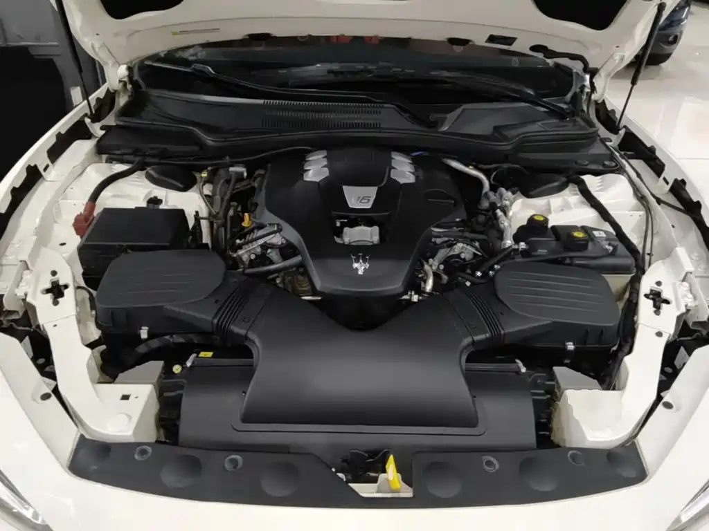 Photo 20 - Maserati Ghibli