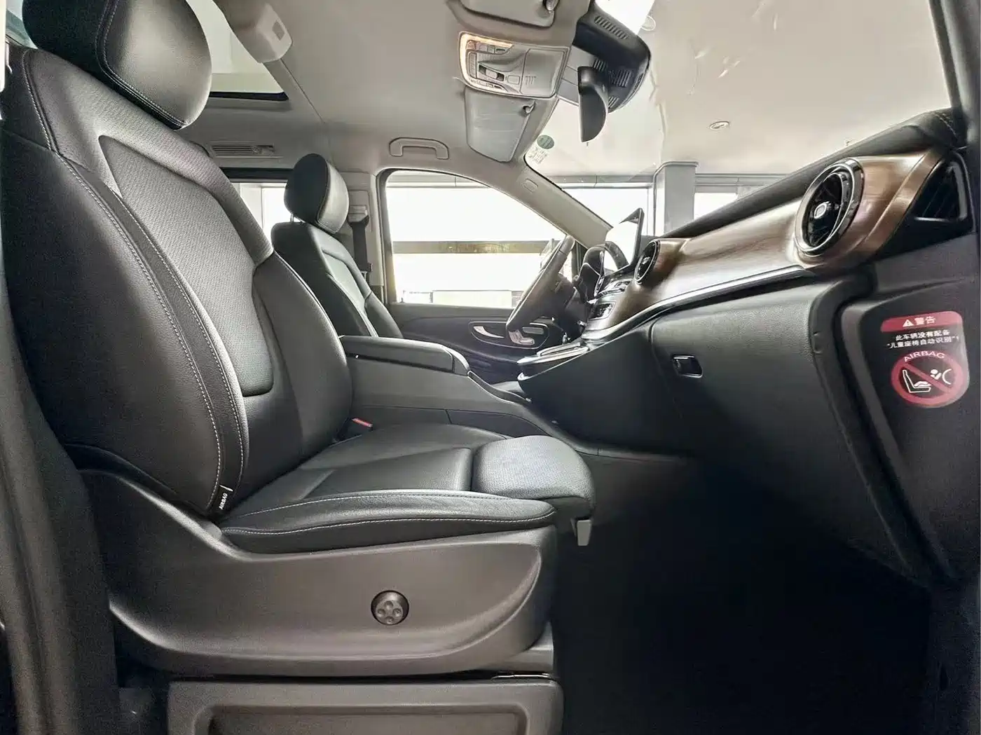 Mercedes-Benz V-Class 2022 V 260 Prestige Edition фото 6