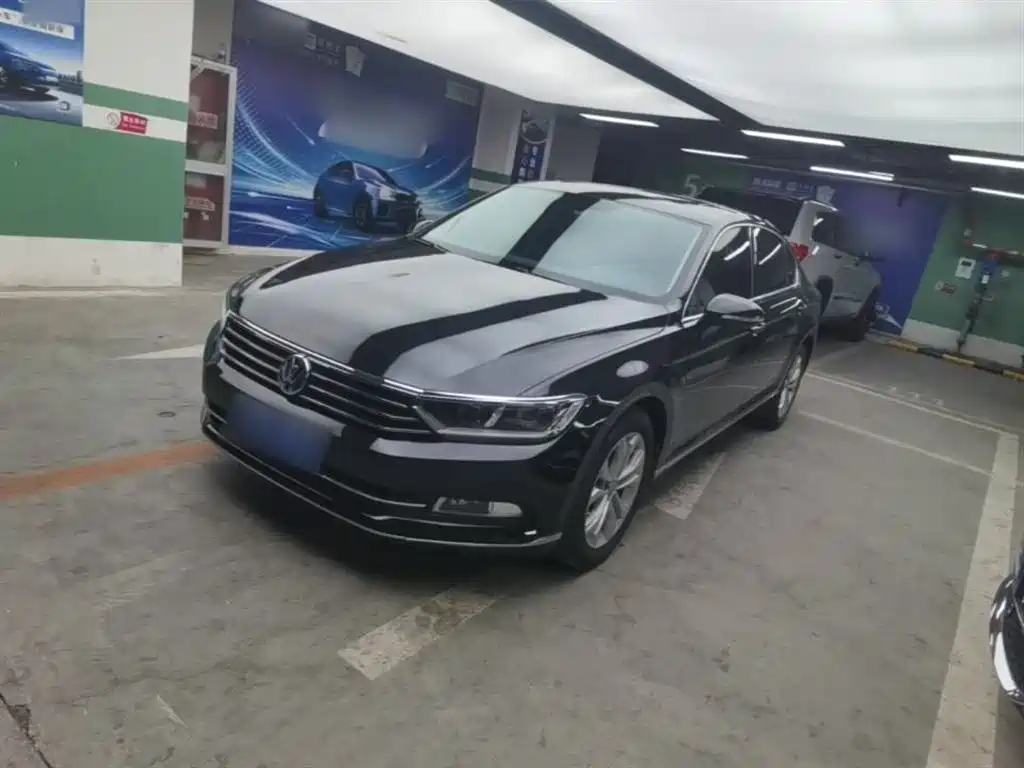 Volkswagen Magotan 2018 Facelift 330TSI DSG Luxury фото 2