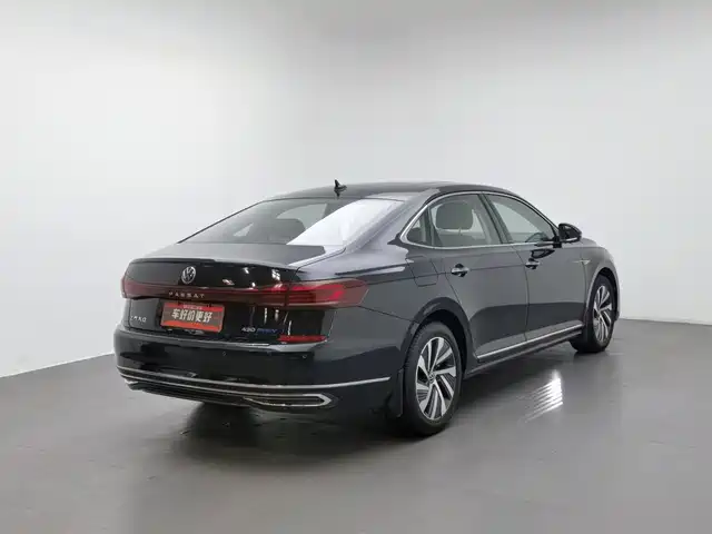 Volkswagen Passat New Energy 2022 430PHEV Hybrid Luxury Edition — фото 2