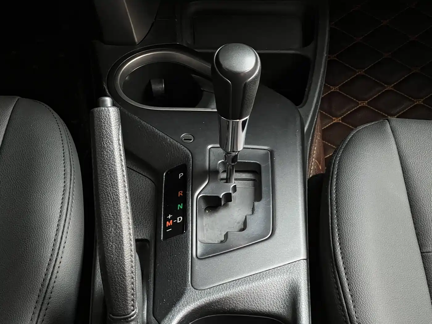 Toyota RAV4 Rongfang 2018 2.0L CVT 2WD Trend X Edition фото 13
