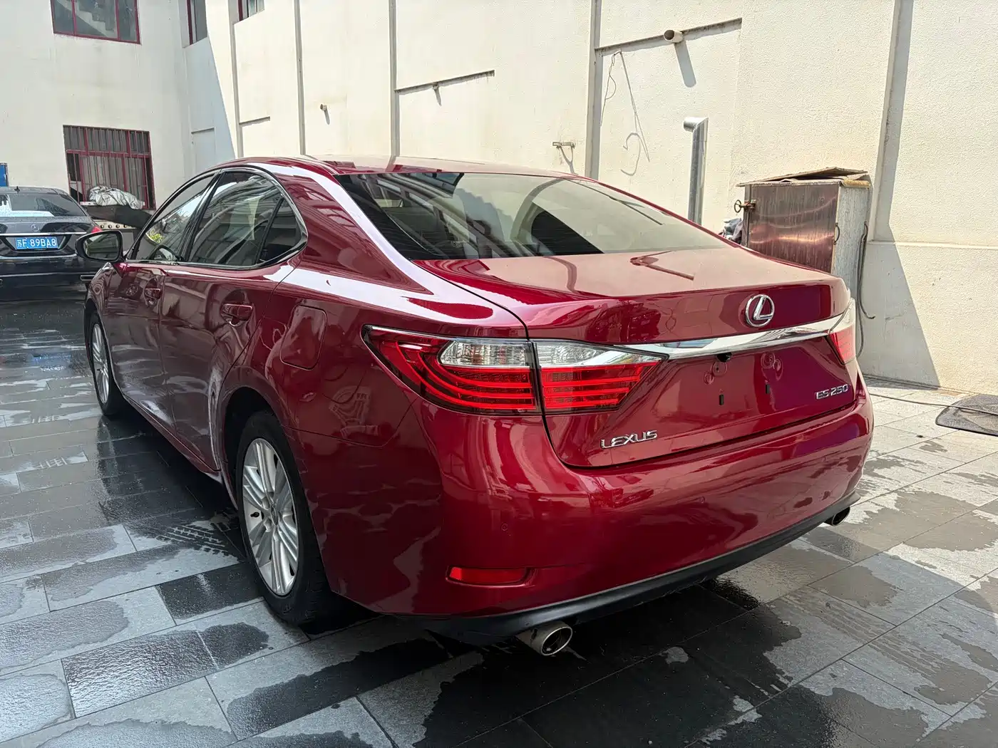 Фото 4 - Lexus ES