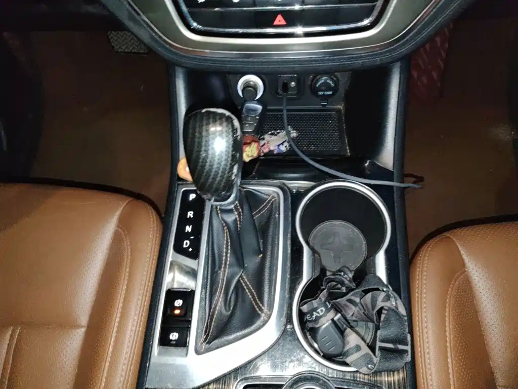 Changan CS95 2017 2017 2.0T FWD Zhitu Edition