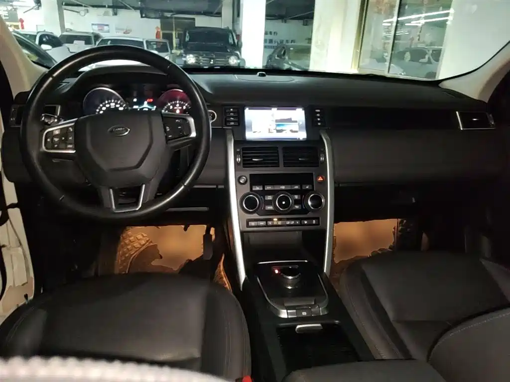 Land Rover Discovery Sport 2018 240PS HSE Edition фото 10