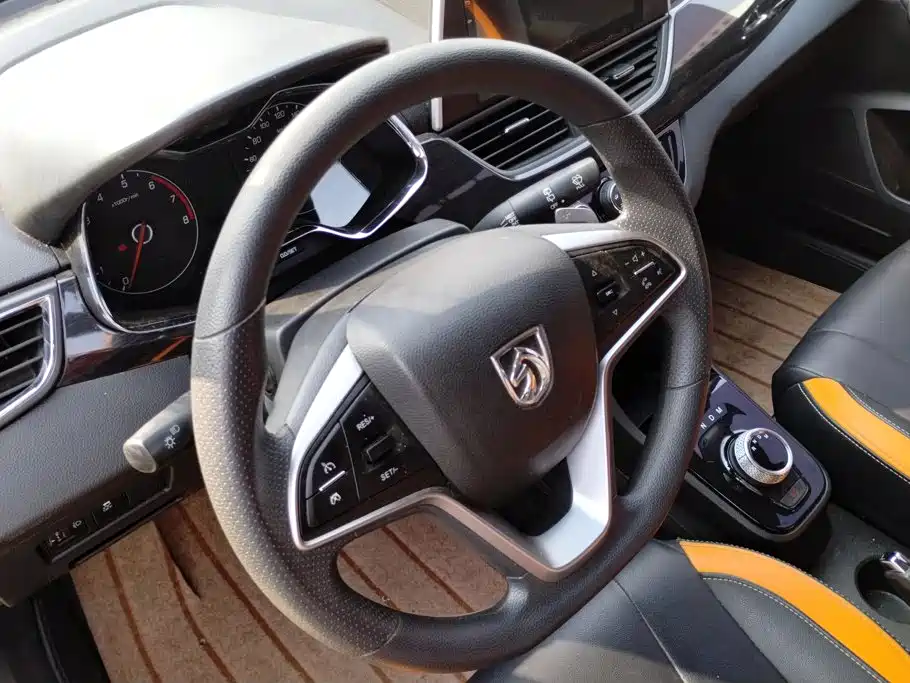 Photo 15 - Baojun 310
