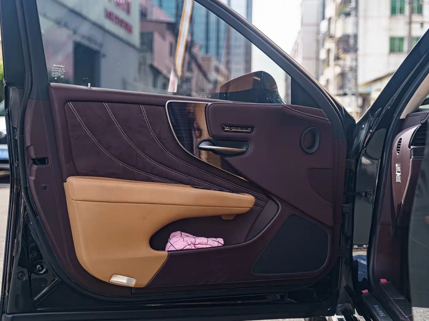 Lexus LS 2018 500h Excellence Edition China V фото 6